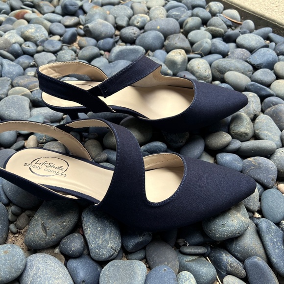 Life Stride Black Microfiber Asymmetrical Pumps - new in box - Picture 2 of 5